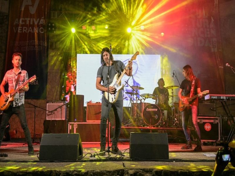 A puro rock pasó la tercera noche de Música en el Anfiteatro