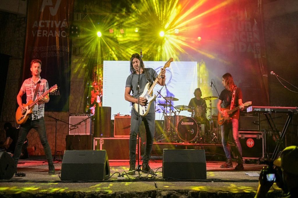 A puro rock pasó la tercera noche de Música en el Anfiteatro
