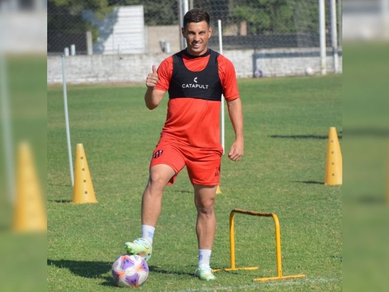 Gastón Novero, el volante de pasos gigantes que quiere hacer historia en Patronato