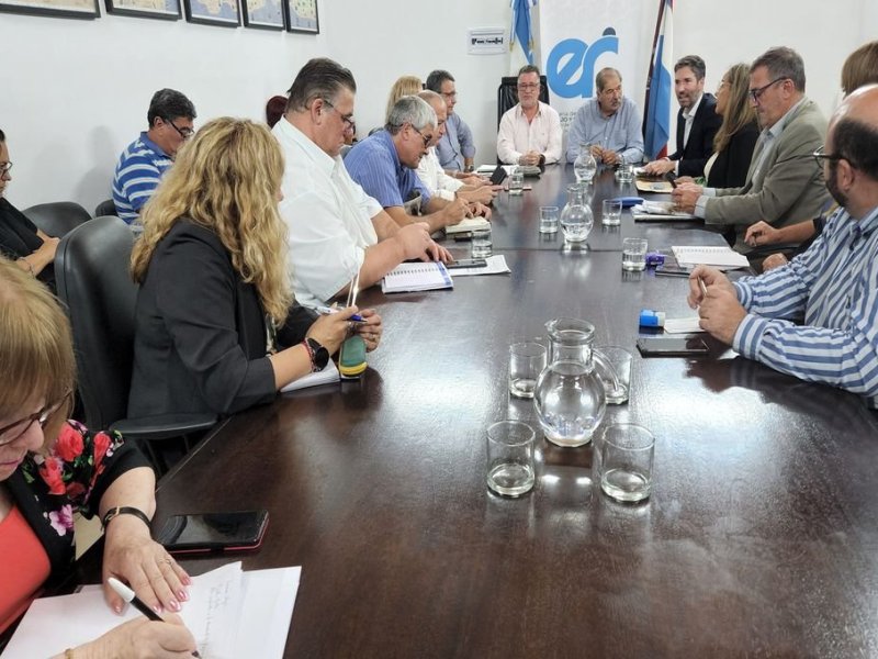 Los gremios docentes evalúan la propuesta del gobierno provincial