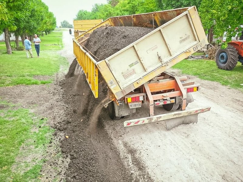 Distribuyen asfalto reciclado en localidades del departamento Paraná