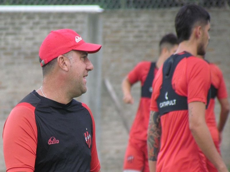 Cuatro cambios prepara Otta en Patronato