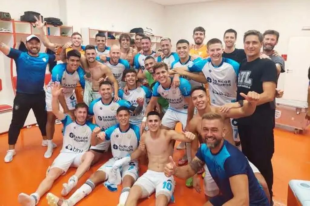 Atlético le ganó a Riestra y se prende arriba en su zona