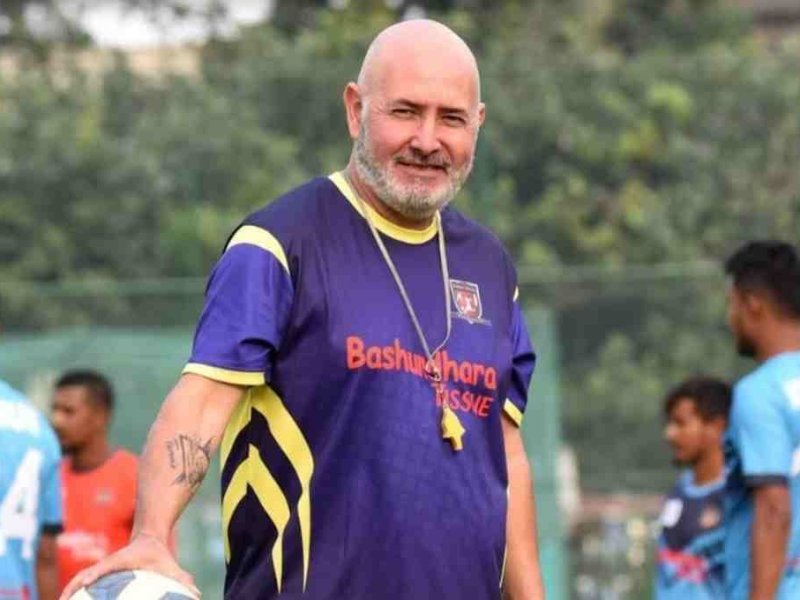El furor por Messi, Maradona y la Selección: Ariel Colman, un argentino en Bangladesh