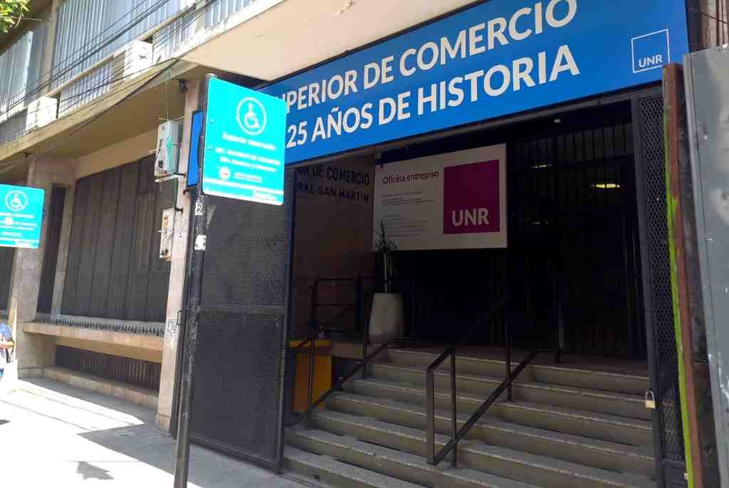 Rosario: sin clases en el Superior de Comercio por falta de luz