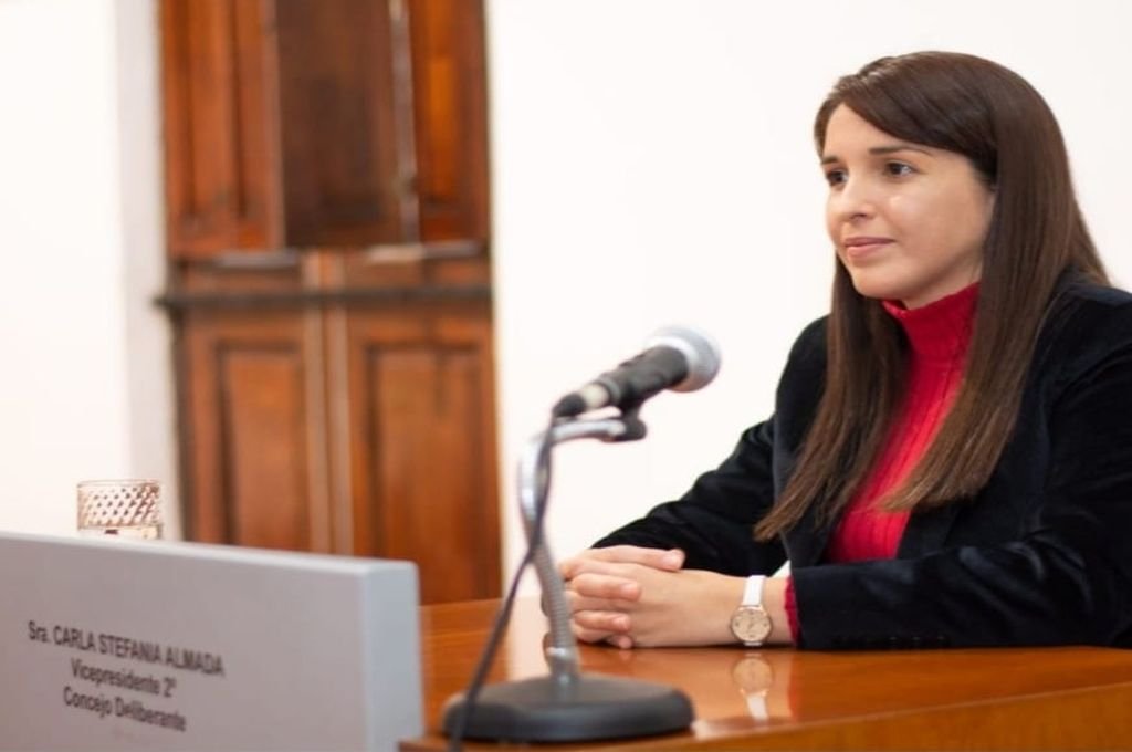 La concejala Almada se lanzó como precandidata a la intendencia