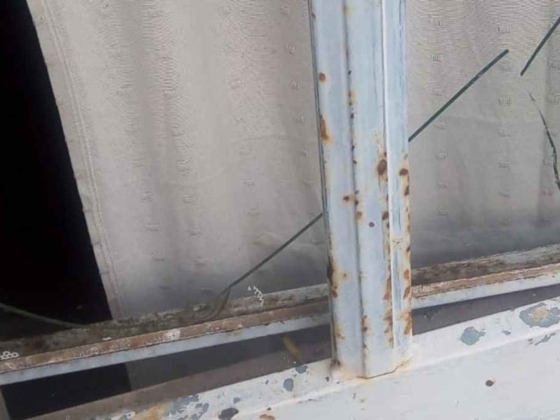La casa de Fabián Zbrun fue blanco de piedras y pintadas