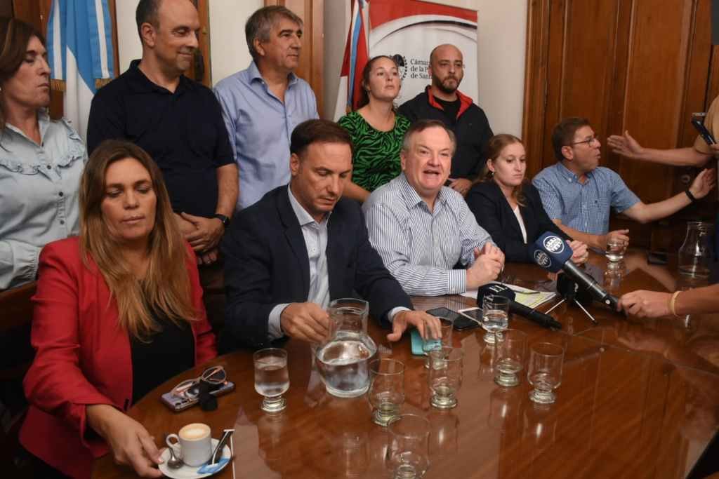 Rechazo por las amenazas contra el diputado Pullaro