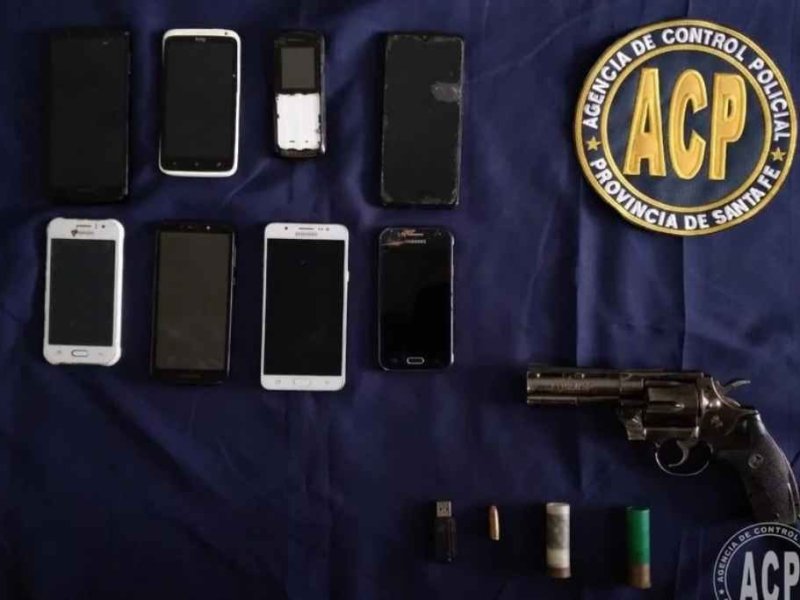 Un policía detenido por estar sospechado de intentar asesinar a una persona