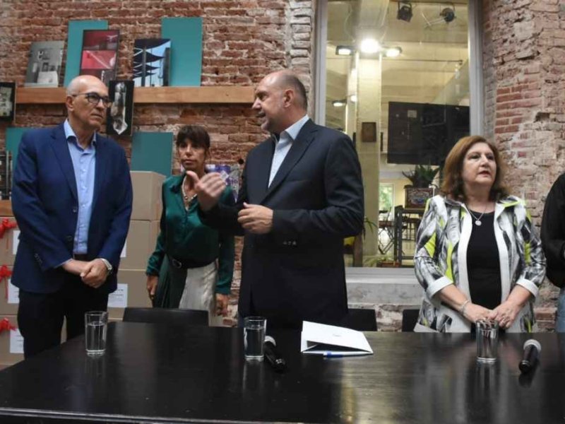 Víctor Debloc asume en Educación en reemplazo de Adriana Cantero