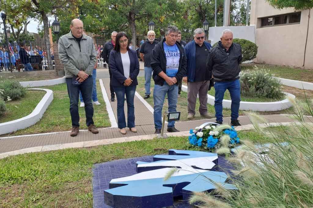 Malvinas: El Trébol inauguró una muestra, hizo una vigilia y organizó un emotivo acto