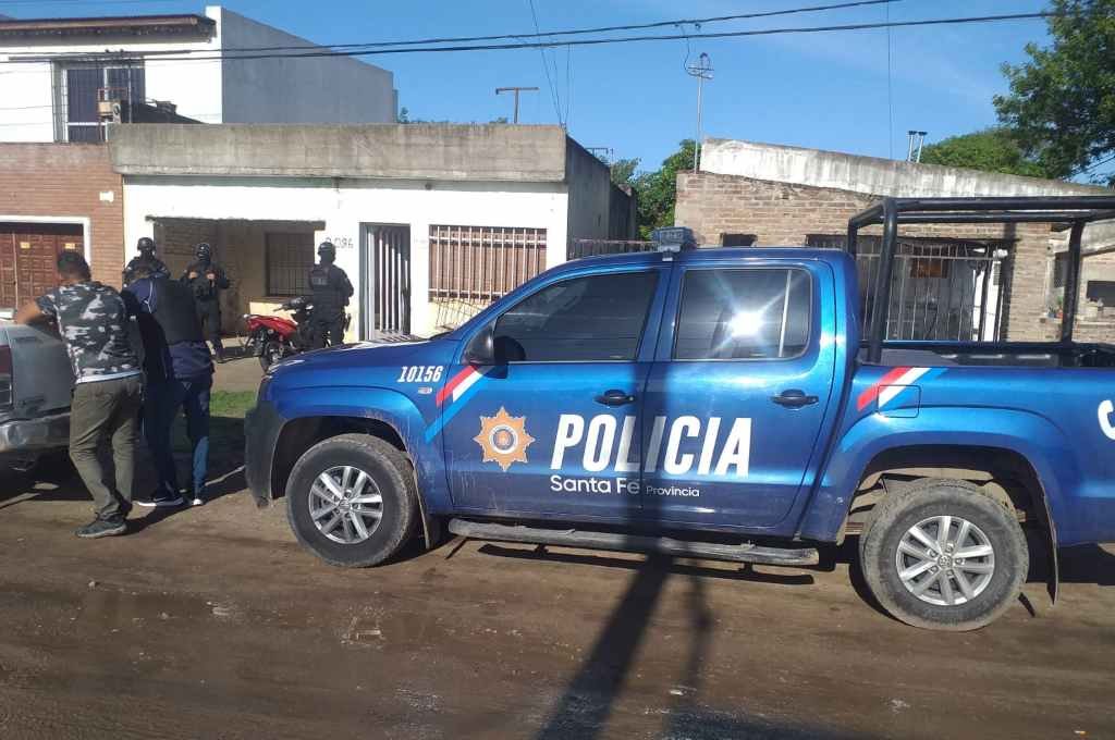 Venado Tuerto: allanamientos por extorsiones, armas y venta de drogas