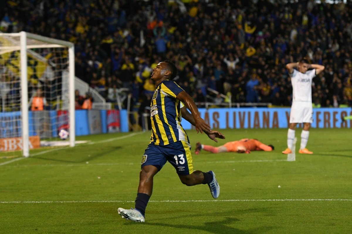 Rosario Central venció a Independiente y sigue cerca de la punta