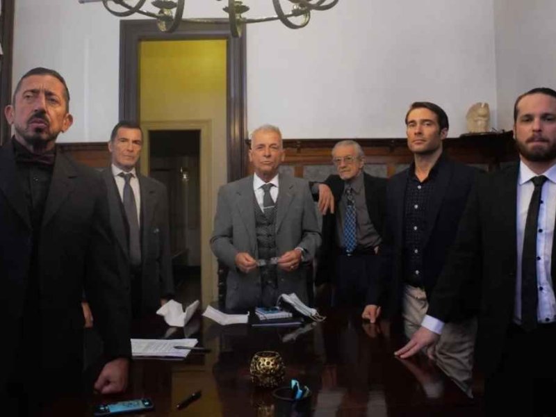 Mafias y corrupción política en la película con más artistas de todo el cine nacional
