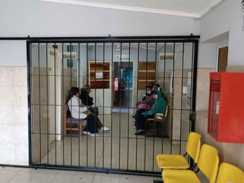Debieron colocar rejas por la inseguridad en el Samco Avellaneda