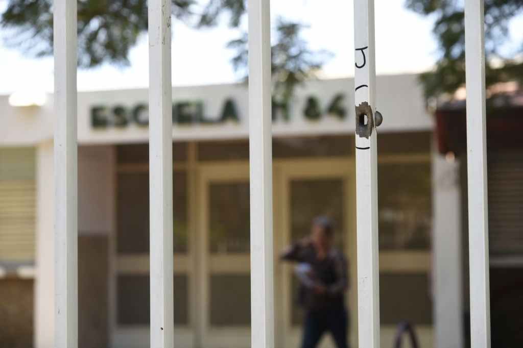 Claudio Brilloni: «Hay que buscar soluciones más integrales, no solamente un patrullero en la puerta de la escuela»