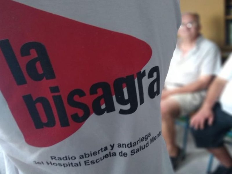 Campaña para sostener al aire la radio de La Bisagra
