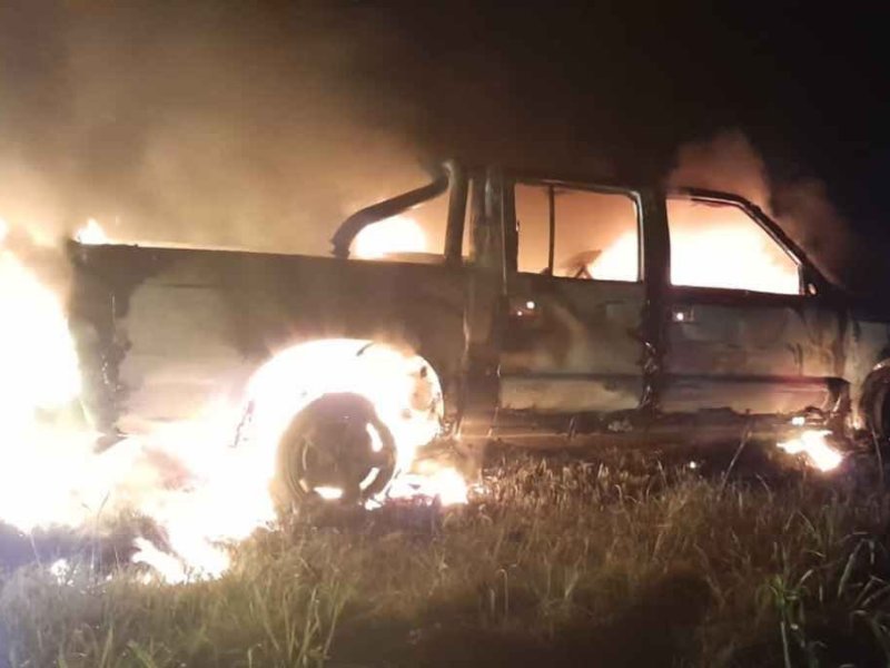 Otro incendio de vehículo en un camino departamental de San Jerónimo