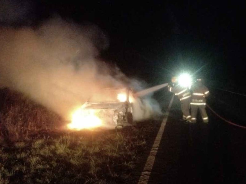 Otro auto incendiado en rutas del departamento San Jerónimo