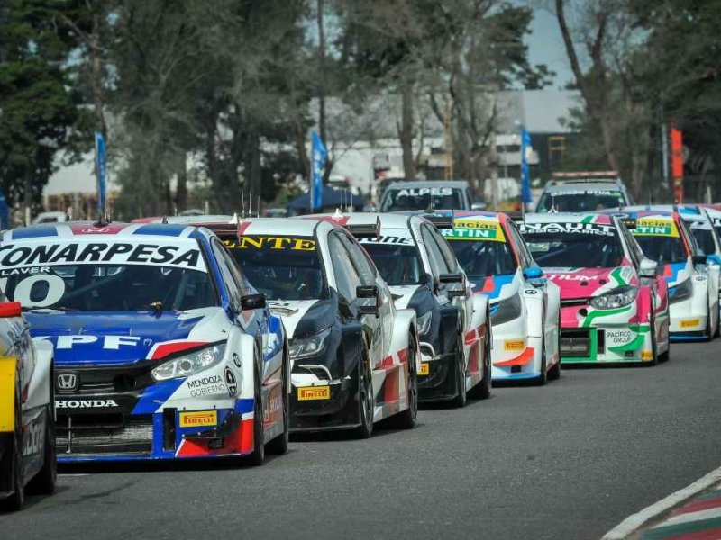 Tras dos décadas de ausencia, el TC2000 convocó a una multitud en San Jorge