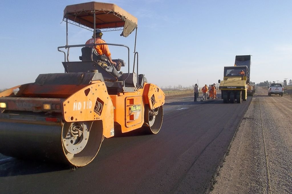 Pusineri confirmó que seguirán en marcha las obras públicas de la Provincia de Santa Fe