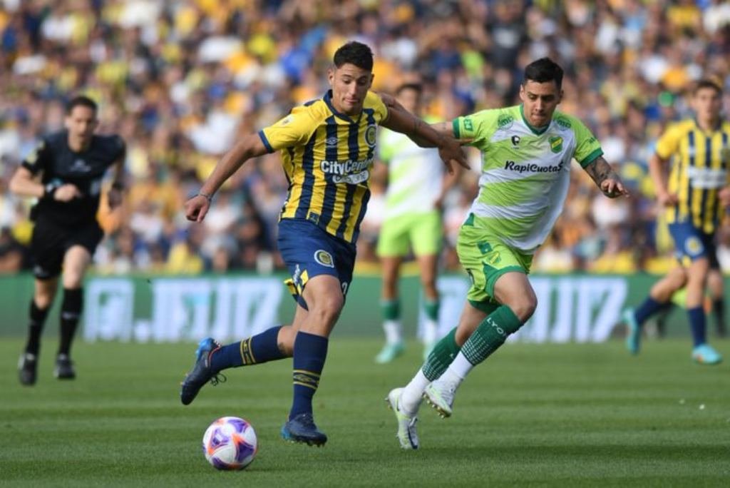 Alejo Véliz, el pibe de Rosario Central que zapatea goles entre tristezas y alegrías