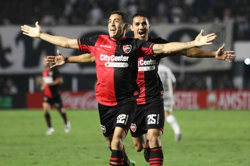 Newell’s derrotó a Santos y clasificó a la segunda fase