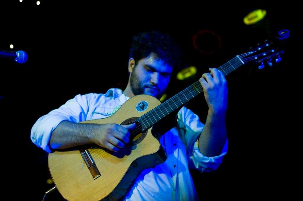 Santy Capece presenta su tercer disco Vamos bien