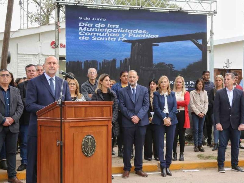 Omar Perotti presidió el acto por los 496 años del fuerte Sancti Spiritu
