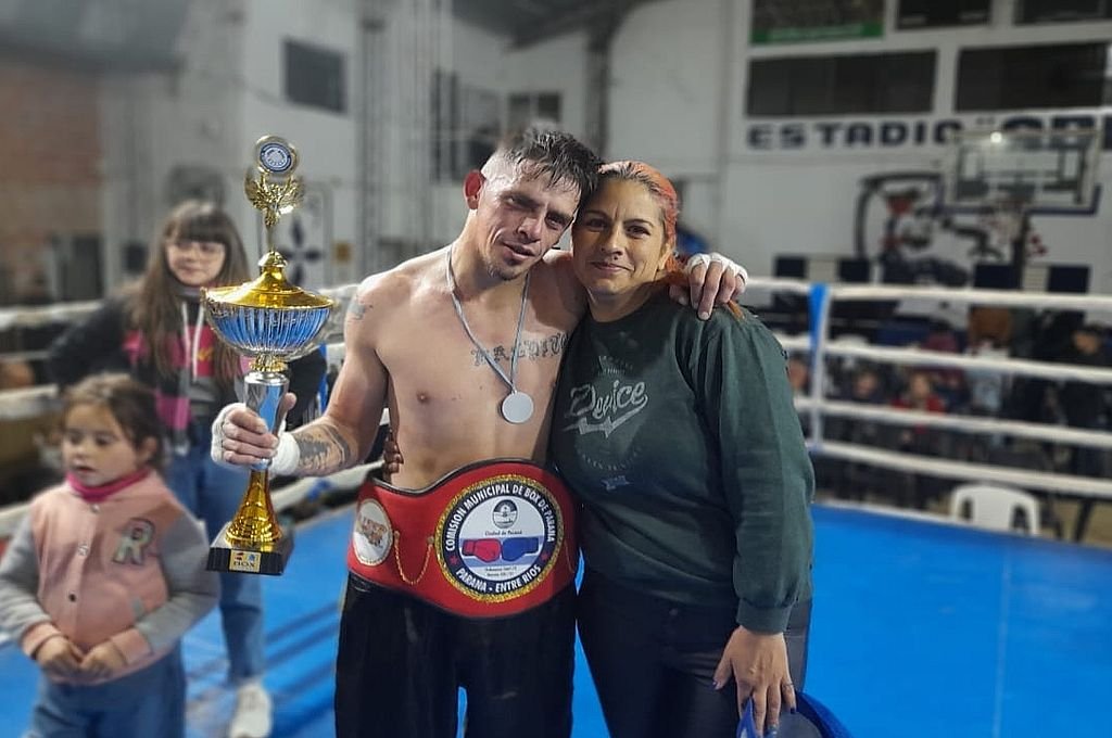 Jesús Simiand volvió al ring con un triunfo