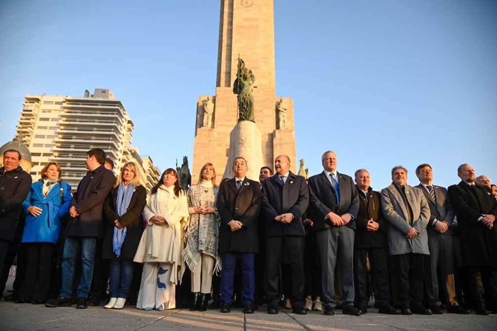 Acto con reclamos en el Día de la Bandera en Rosario
