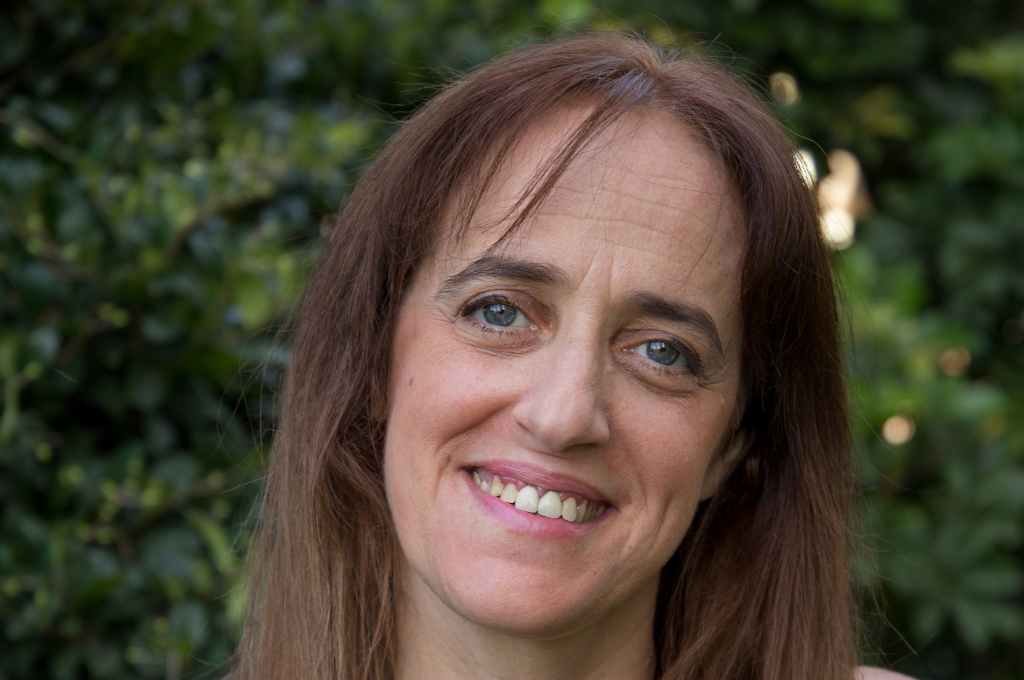 Sueños con cuchillos: el realismo  psicológico de Gabriela Mayer
