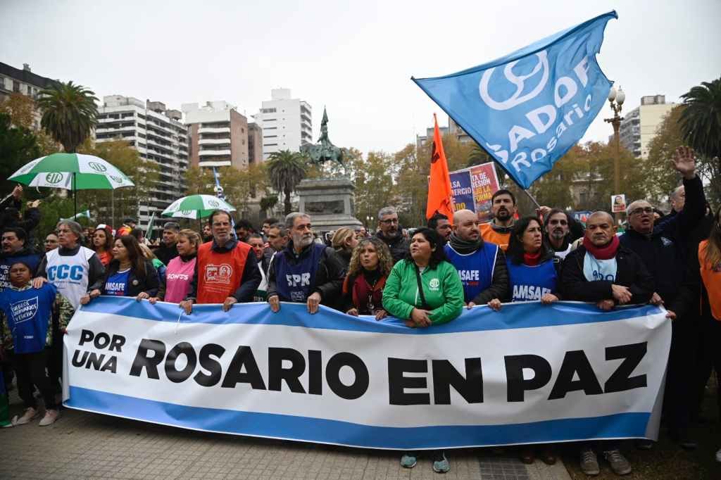 Rosario: diferentes gremios se manifestaron frente a Gobernación por mayor seguridad en las escuelas