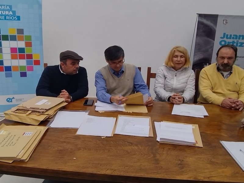 Ganadores del concurso literario Premio Juan Laurentino Ortiz