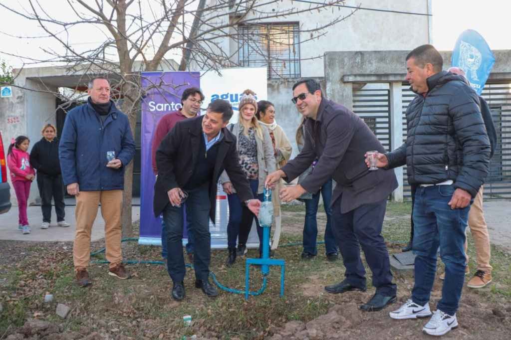 Más vecinos de Reconquista ya cuentan  con el esencial servicio de agua potable