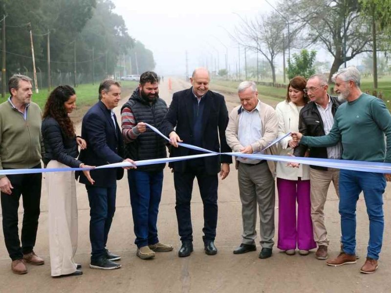 El gobernador Perotti inauguró tres obras en Gálvez