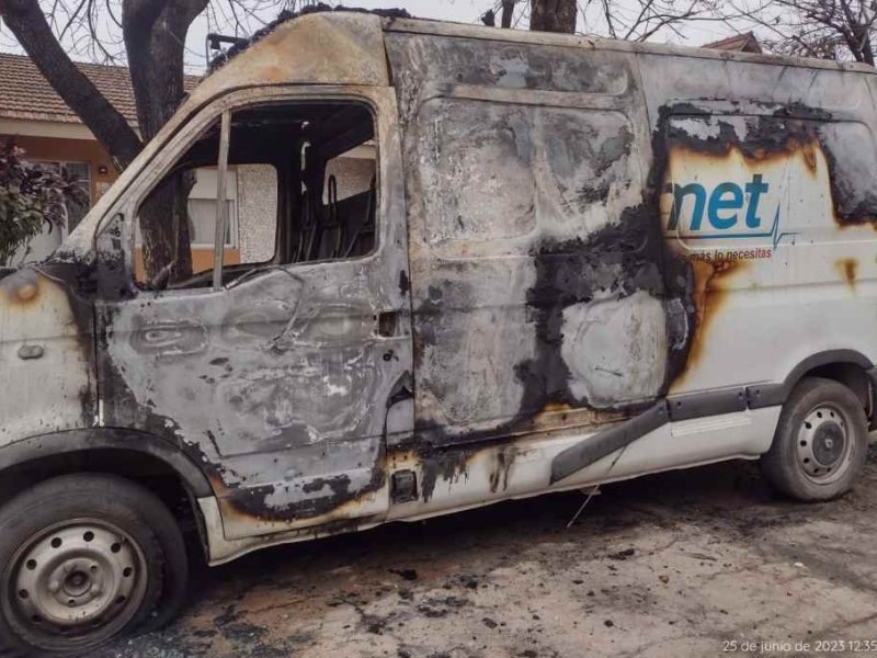El Trébol: incendiaron una ambulancia en la vía pública