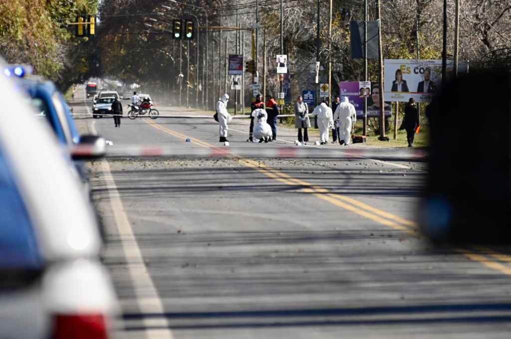 Funes: sicarios persiguen y matan al conductor de una camioneta