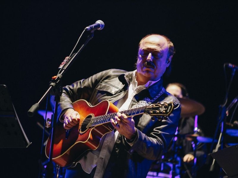 Un cancionero de arrabal, murga y rock desplegó por completo el oriental Jaime Roos