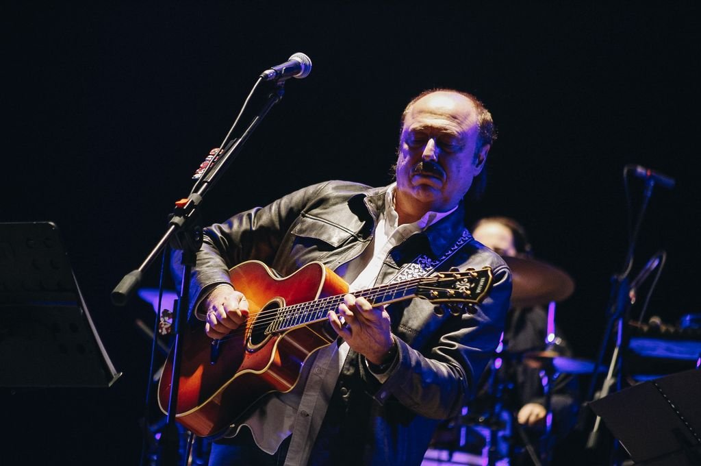 Un cancionero de arrabal, murga y rock desplegó por completo el oriental Jaime Roos