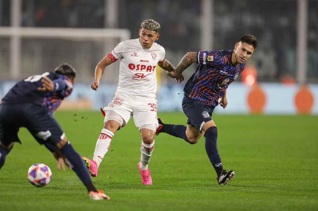 Unión empató con Talleres en el estadio Kempes