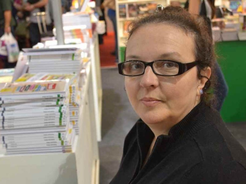 Beatriz Actis presenta dos libros de literatura infantil y juvenil en la Feria del Libro de Rosario