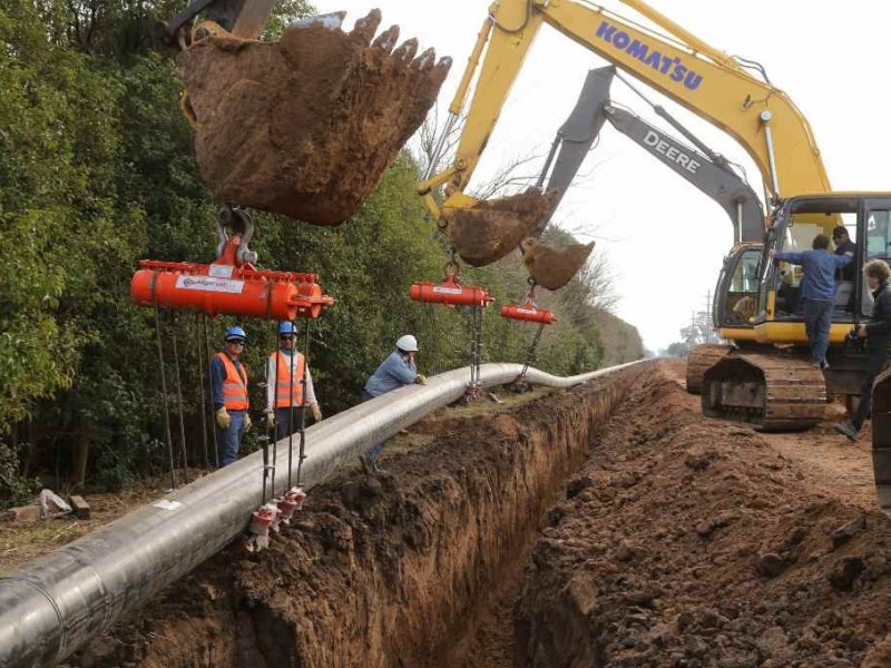 Perotti supervisó las obras del gasoducto Gran Rosario