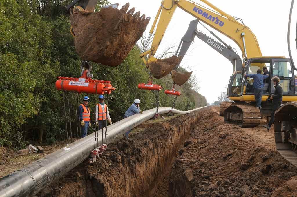 Perotti supervisó las obras del gasoducto Gran Rosario