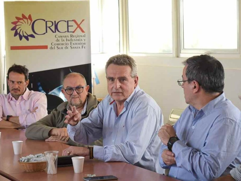 Venado Tuerto: Agustín Rossi se reunió con empresarios y prometió inversiones en infraestructura