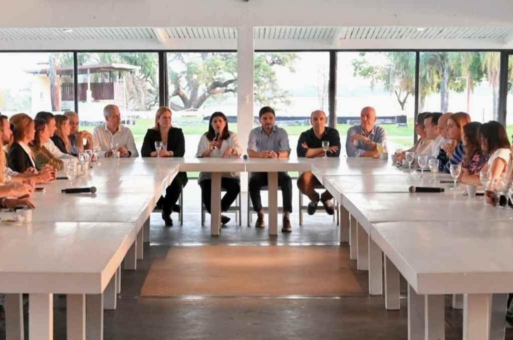 Reunión de Unidos para Cambiar Santa Fe de cara al 10 de septiembre