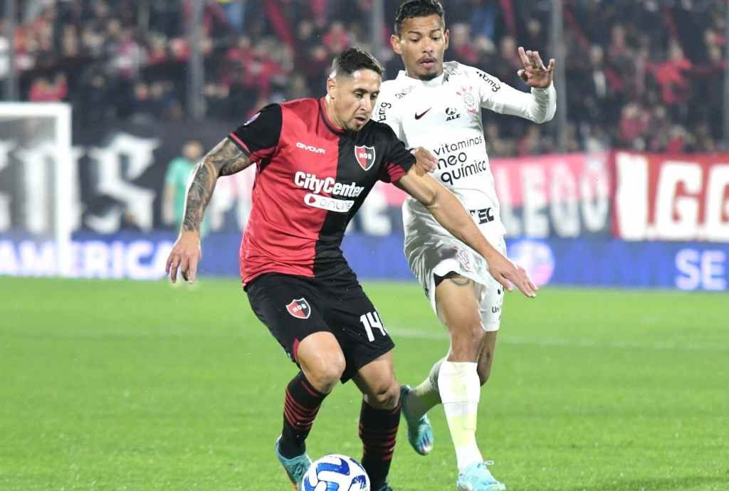 Newell’s no pudo vulnerar la defensa de Corinthians y quedó elimininado
