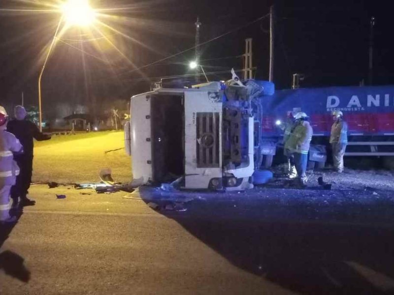 Choque de camiones en Desvío Arijón