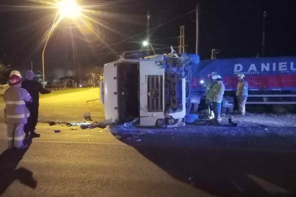 Choque de camiones en Desvío Arijón