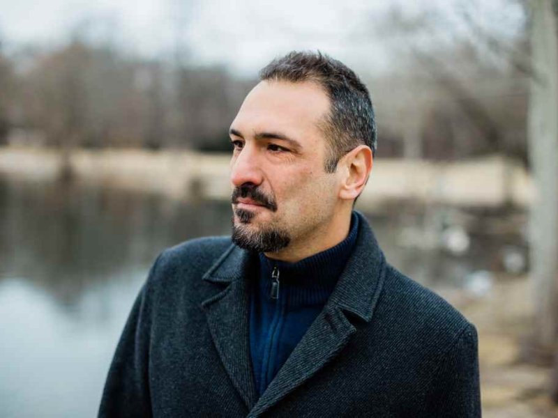 Juan Vitulli: la mirada de la voz en las letras